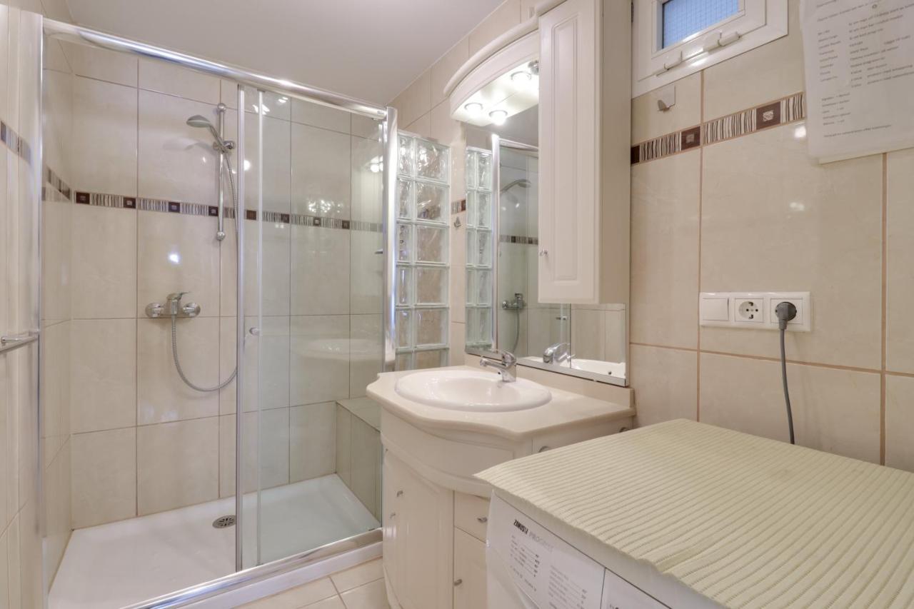 2 Bedroom In Parador Нерха Экстерьер фото